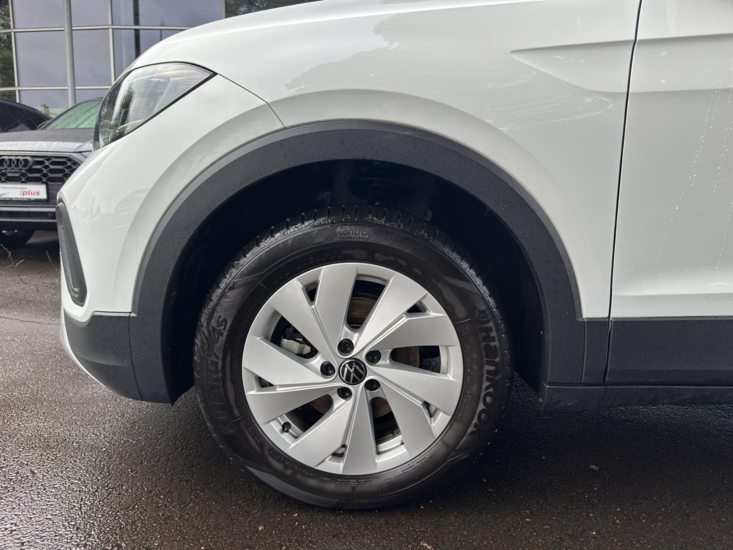 Fahrzeugabbildung Volkswagen T-Cross 1.0 TSI 70 kW Life LED,Navi,SHZ,ACC,PDC