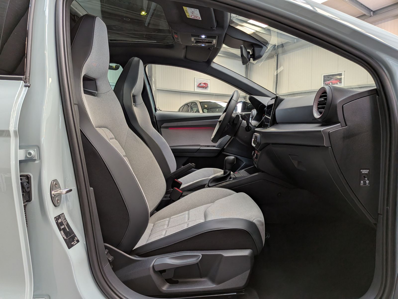 Fahrzeugabbildung SEAT Ibiza 1.5 TSI FR Black Edition ACC Cam SHz Pano