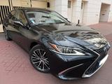 Lexus ES 300H LUXE - mit Hybrid-Antrieb: Taxi