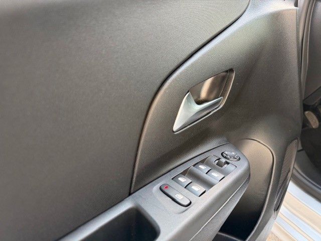 Fahrzeugabbildung Opel Corsa F Edition 100PS Allwetter/Parkpilot!