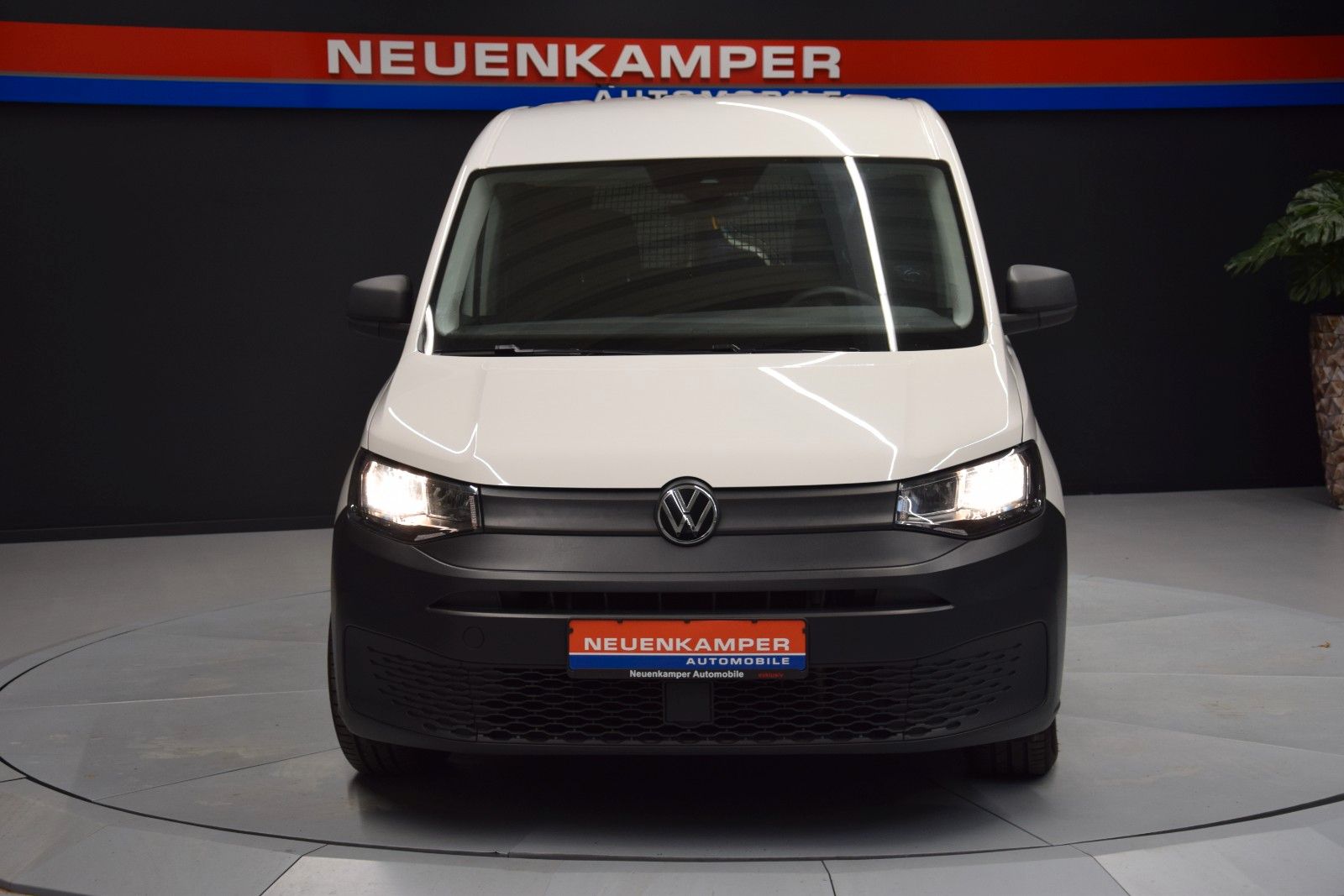 Fahrzeugabbildung Volkswagen Caddy Cargo Basis Kasten Klima PDC 1. Hand