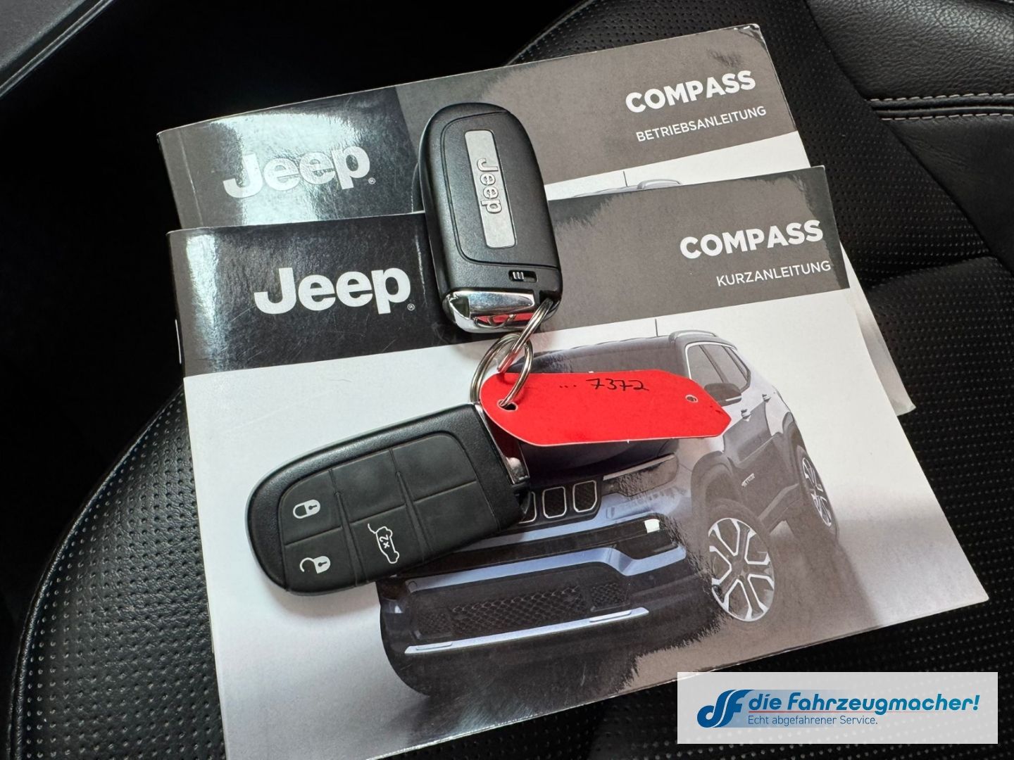 Fahrzeugabbildung Jeep Compass S Plug-In Hybrid 4WD Navi Soundsystem 36