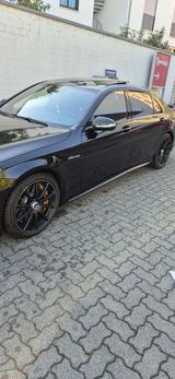 Mercedes-Benz S 63 AMG 4MATIC L AMG - schwarze Mercedes-Benz S 63 AMG