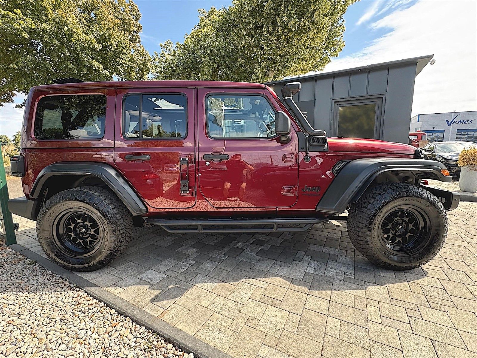 Fahrzeugabbildung Jeep Wrangler 2.0 T Unlimited SPORT S OFFROAD 4x4 19%
