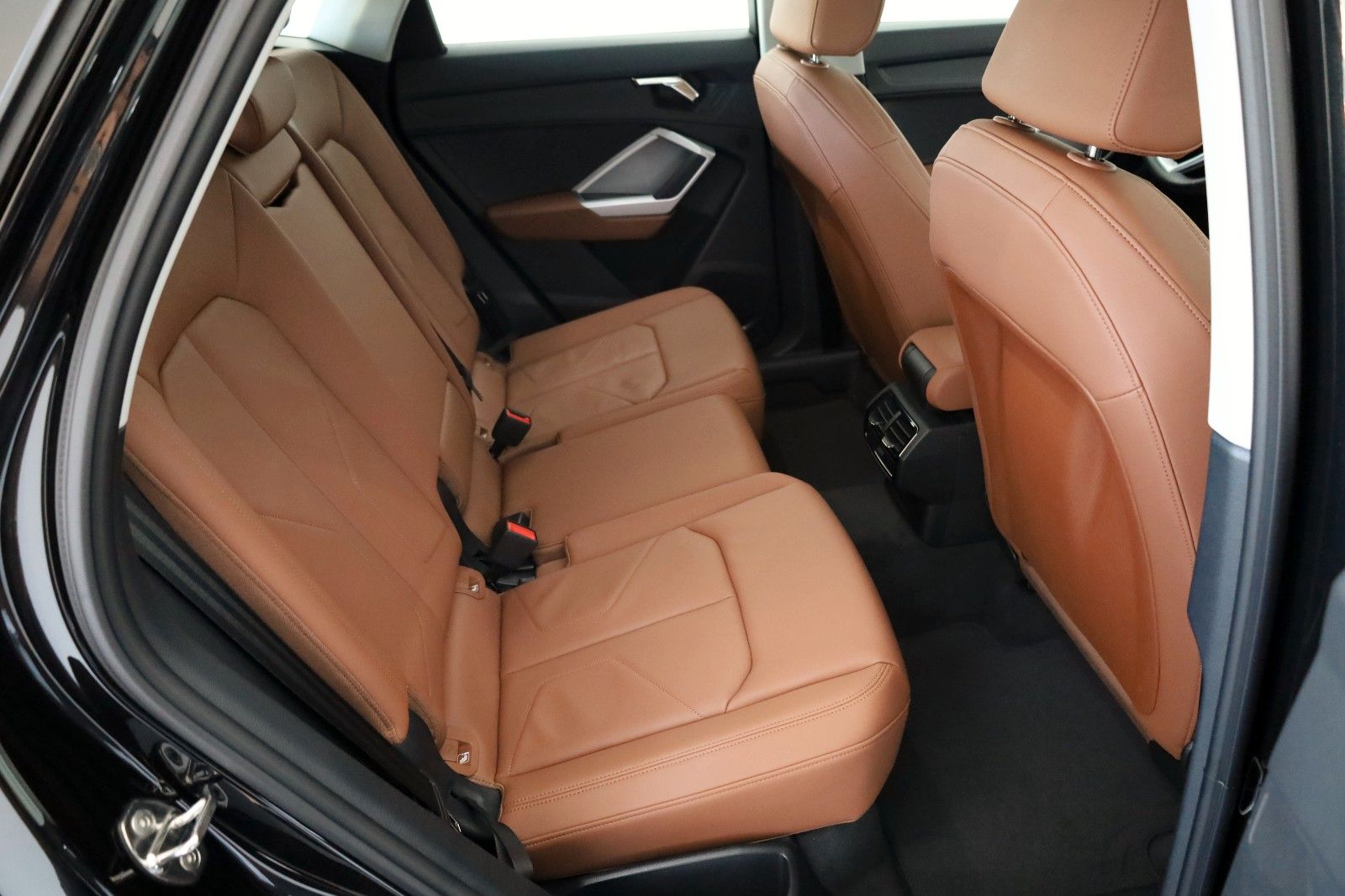 Fahrzeugabbildung Audi Q3 45TFSIe Sportback,Leder,Navi,LED,SH,Kamer,ACC