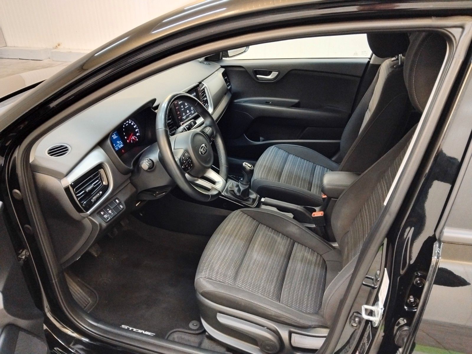 KIA Stonic (06/2026, Benzin)