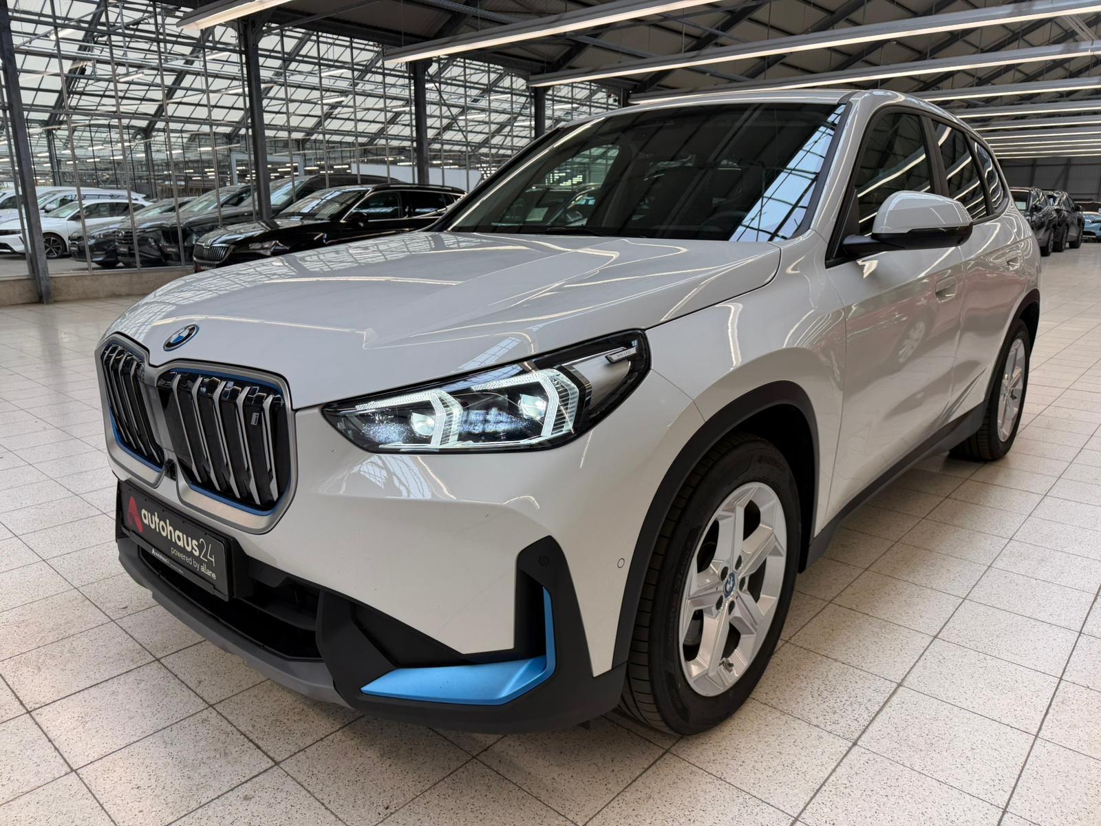 BMW iX1 xDrive30 HUD AHK LED PDC+, миниатюра 3