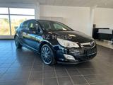 Opel Astra J Lim. 5-trg. Design Edition *AHK*INSPNEU - Opel Astra aus 2011: Design Edition