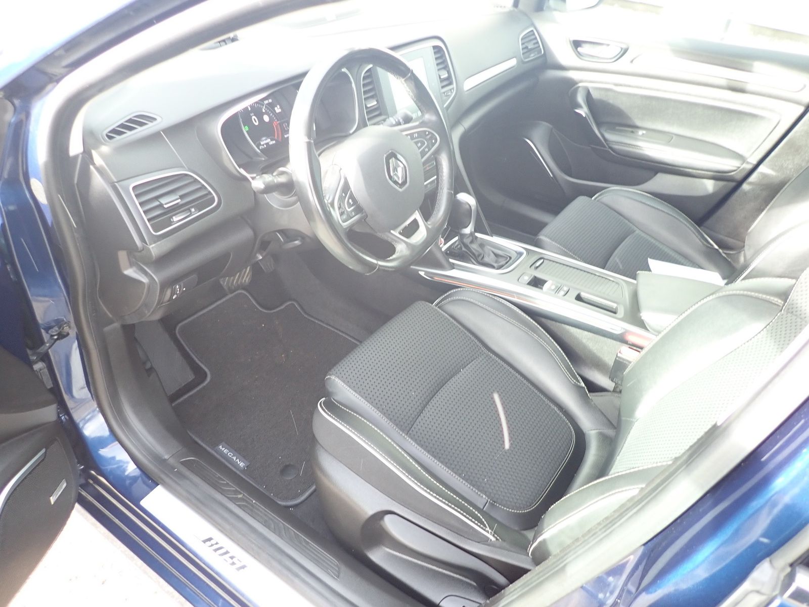 Fahrzeugabbildung Renault Megane IV Grandtour BOSE-Edition dCi 150 EDC