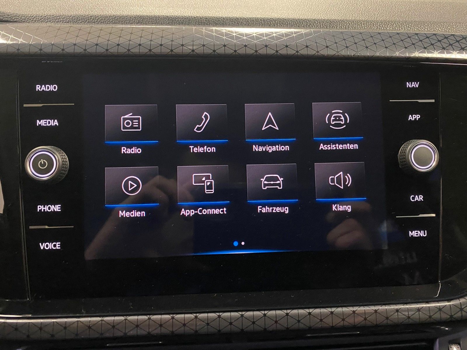 Fahrzeugabbildung Volkswagen T-CROSS 1.0 TSI OPF STYLE+KAMERA+ACC+SITZHEIZUNG