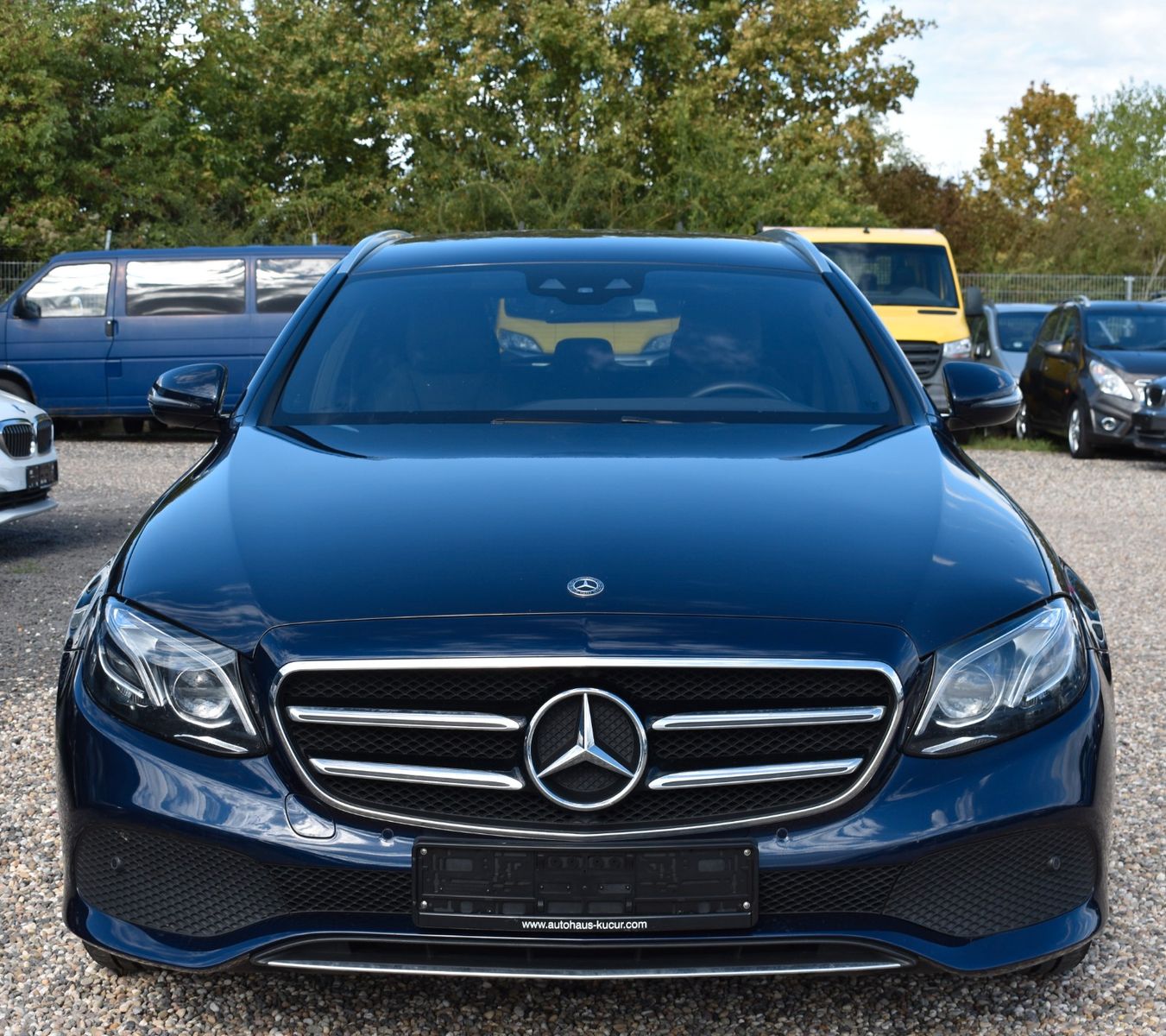Fahrzeugabbildung Mercedes-Benz E 350d T-Modell HUD/BURMESTER/CARPLAY/LED/KAMERA