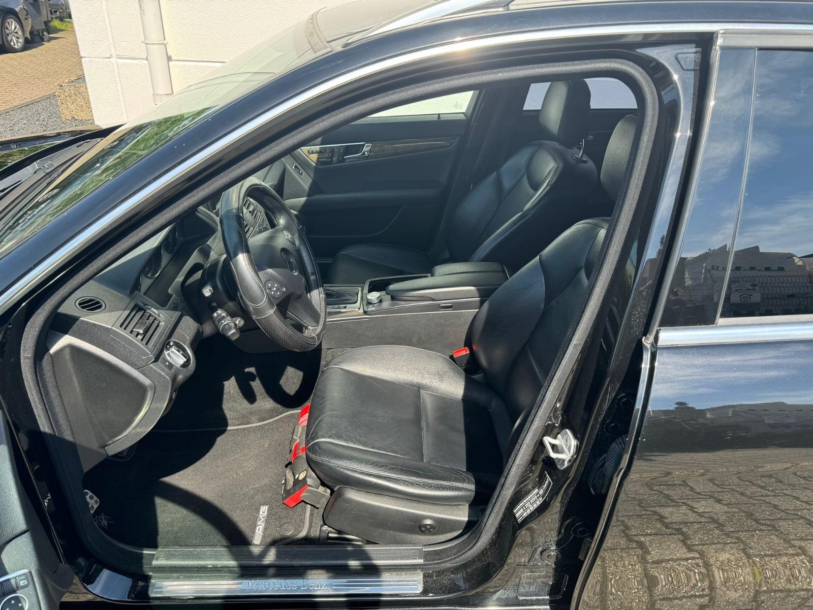 Mercedes-Benz C250 2010 — photo 9