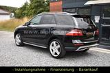 Mercedes-Benz ML 350 BlueEfficiency Apple CarPlay/Android AMG - Mercedes-Benz ML 350 mit Benzin-Antrieb: Schwarz, Leder, Geländewagen