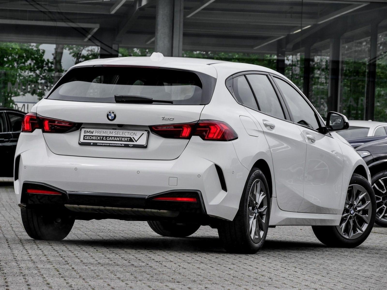 BMW 120 RFK NAVI LED PDC V+H DAB Parkass. Tempomat