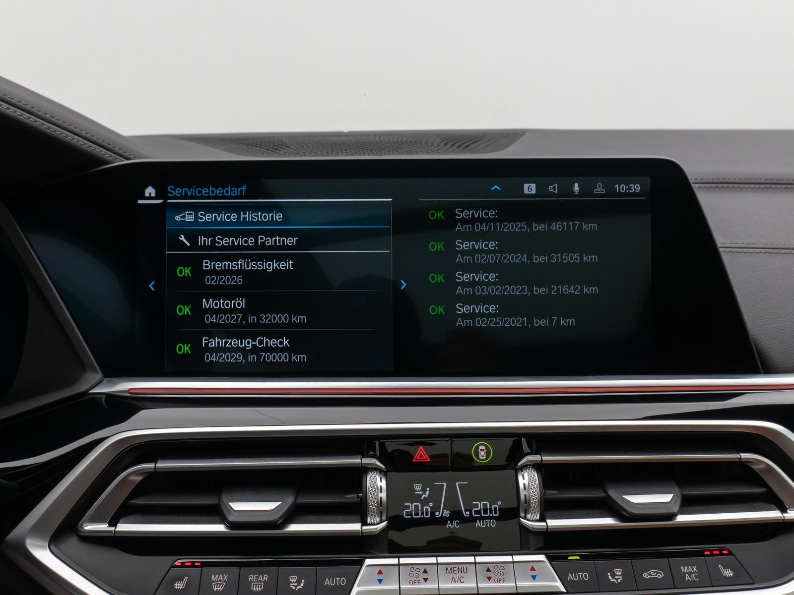 Fahrzeugabbildung BMW X5 xD45e M Sport Panorama Laser Kamera DAB H/K