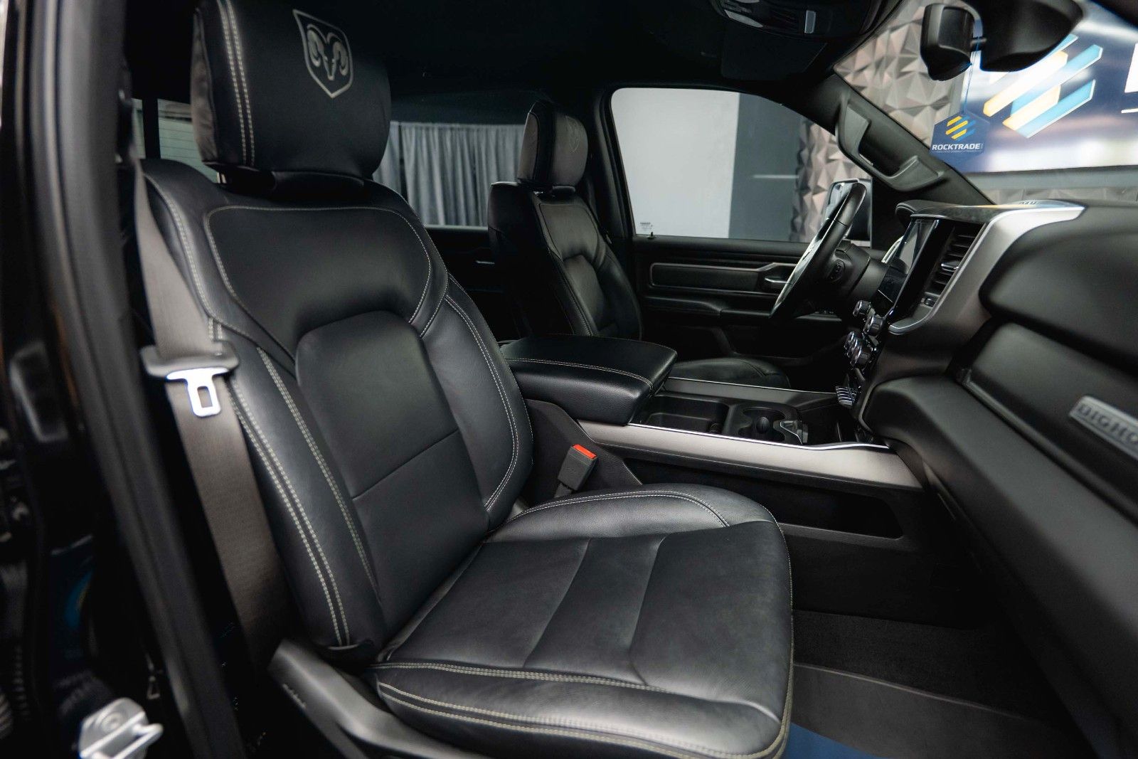 Fahrzeugabbildung Dodge RAM 5.7 V8 HEMI 4x4 BLACK *LPG 200L*Unfallfrei*