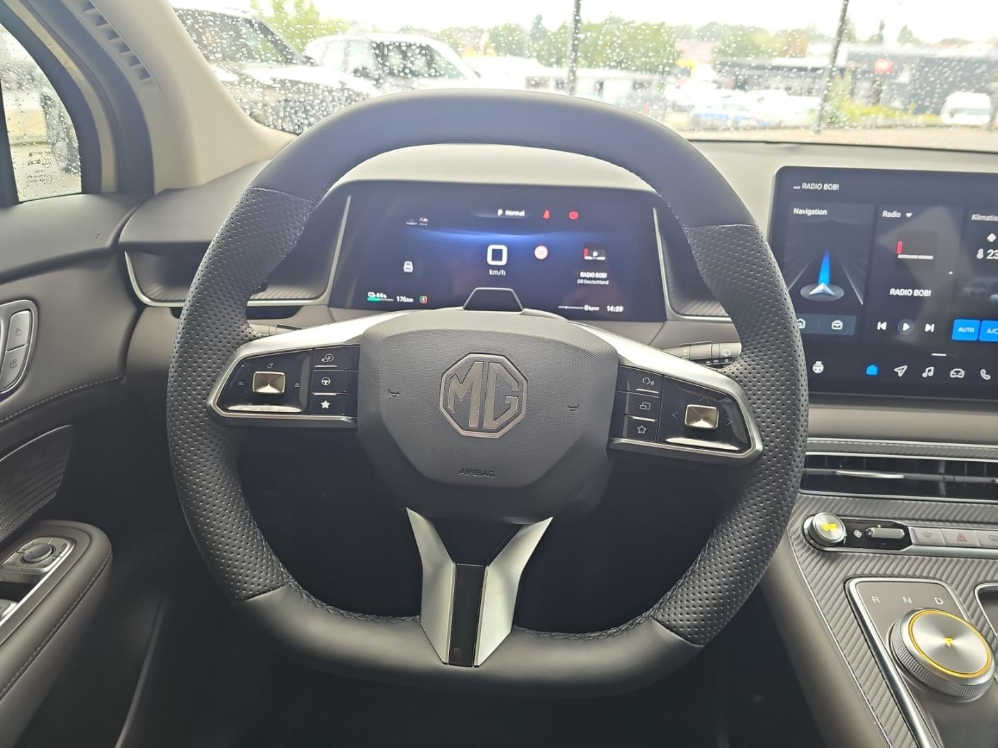 MG S6 EV Lux AWD, Panoramad., Navig., bel. Sitze 36