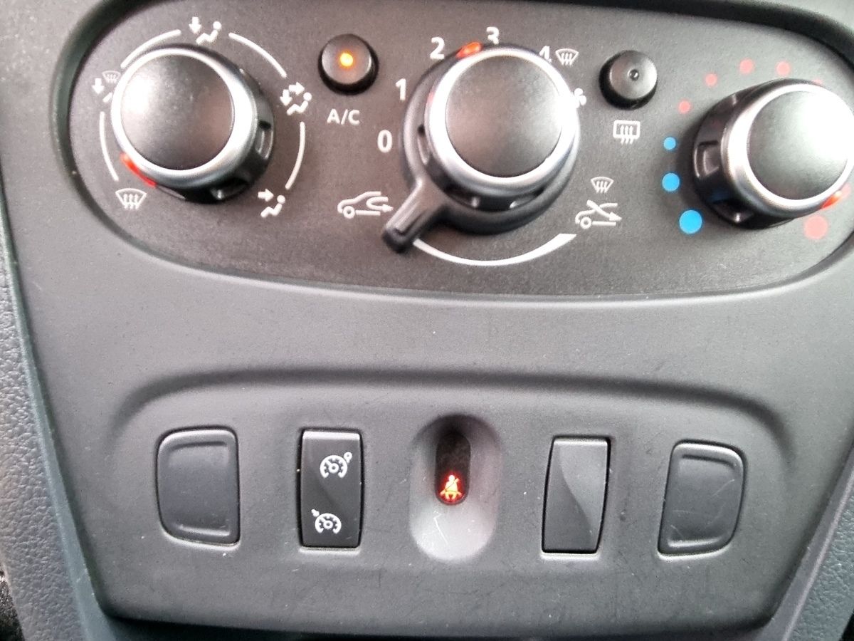 Fahrzeugabbildung Dacia Sandero Stepway Celebration TCe 90