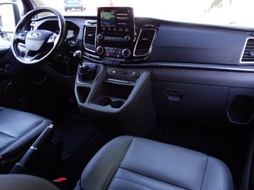 Ford Tourneo Custom - 12