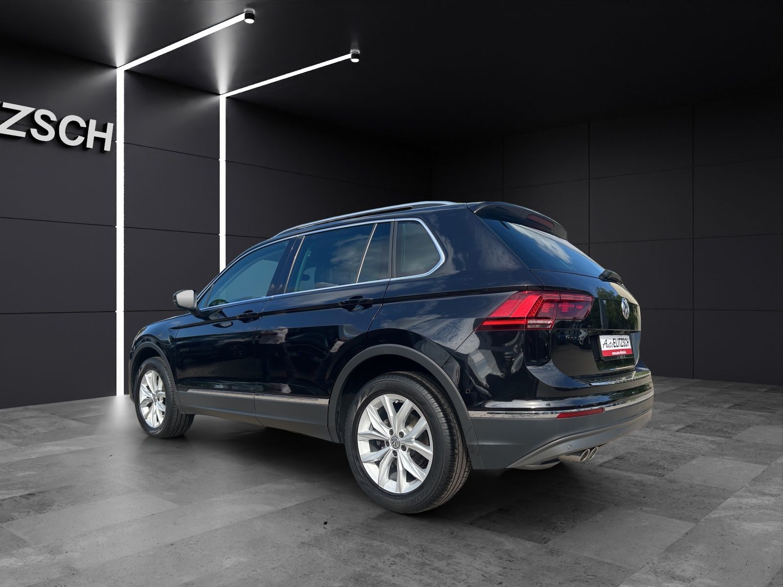 Fahrzeugabbildung Volkswagen Tiguan TDI HL 4M LED STH AHK Navi AID ACC SHZ RF
