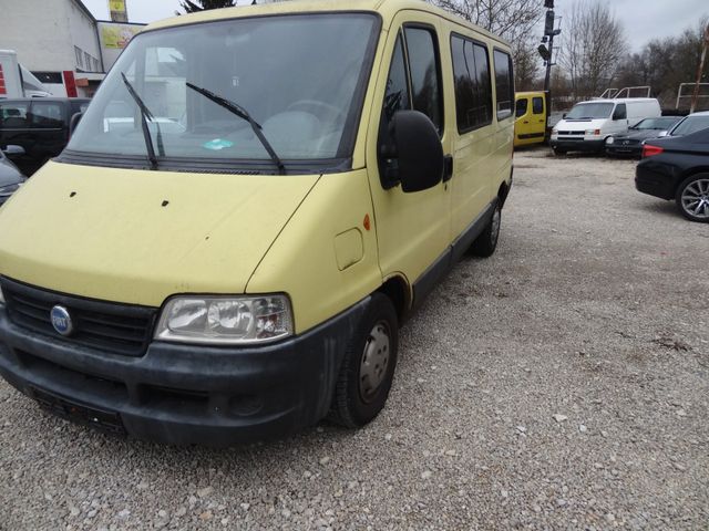 Fahrzeugabbildung Fiat Ducato Kombi 15 2.3 JTD Radstand 3200/9-Sitzer/