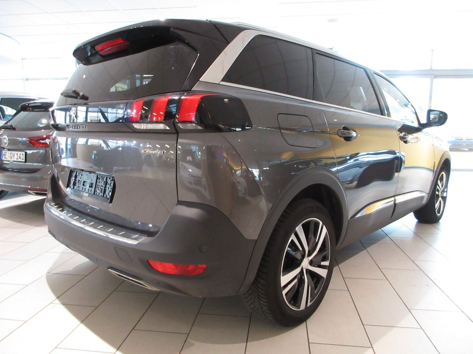 Fahrzeugabbildung Peugeot 5008 GT-LINE 1.5D LED/SHZ/VOLLLEDER/360°CAM