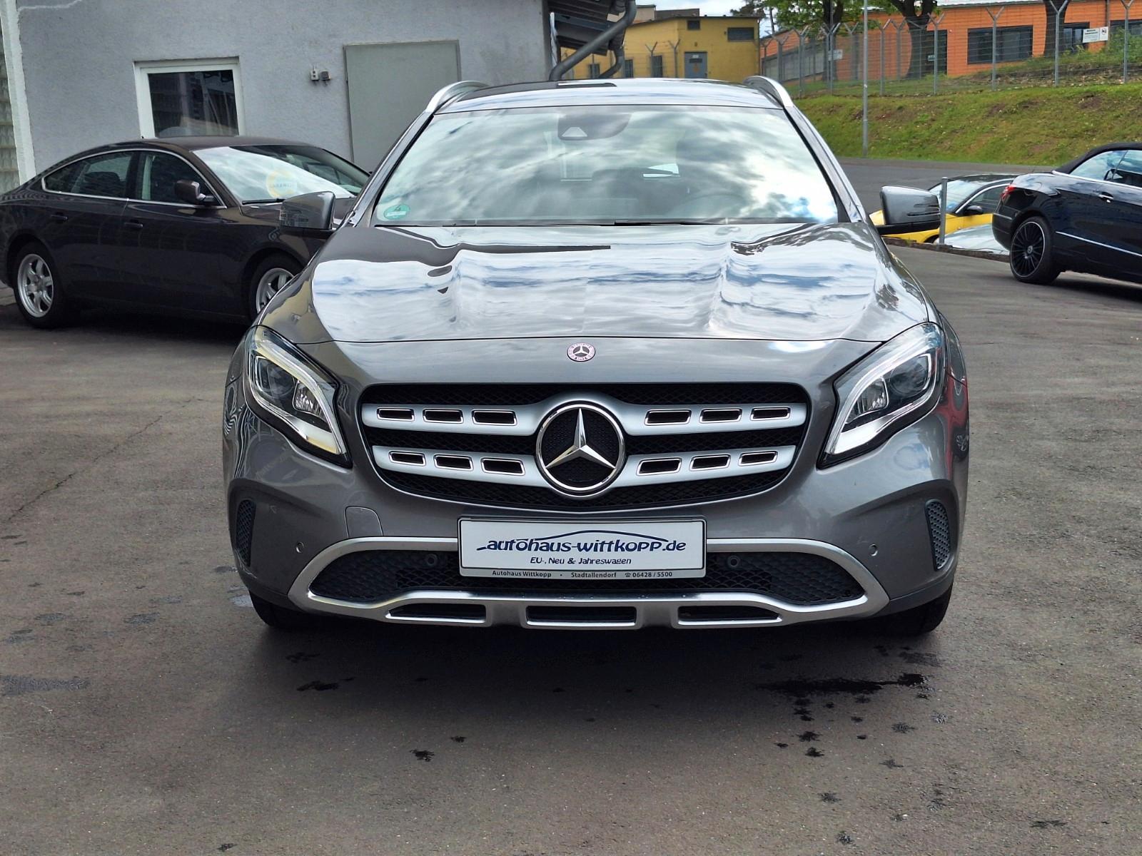 Mercedes-Benz GLA 180 *Navi *Tempomat *Leder*Kamera*SHZ