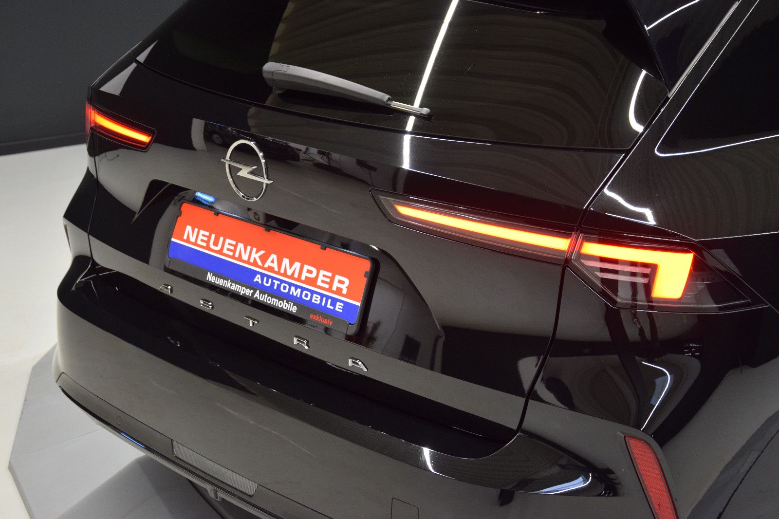 Fahrzeugabbildung Opel Astra L Sports Tourer Elegance Kamera NAV Ambien