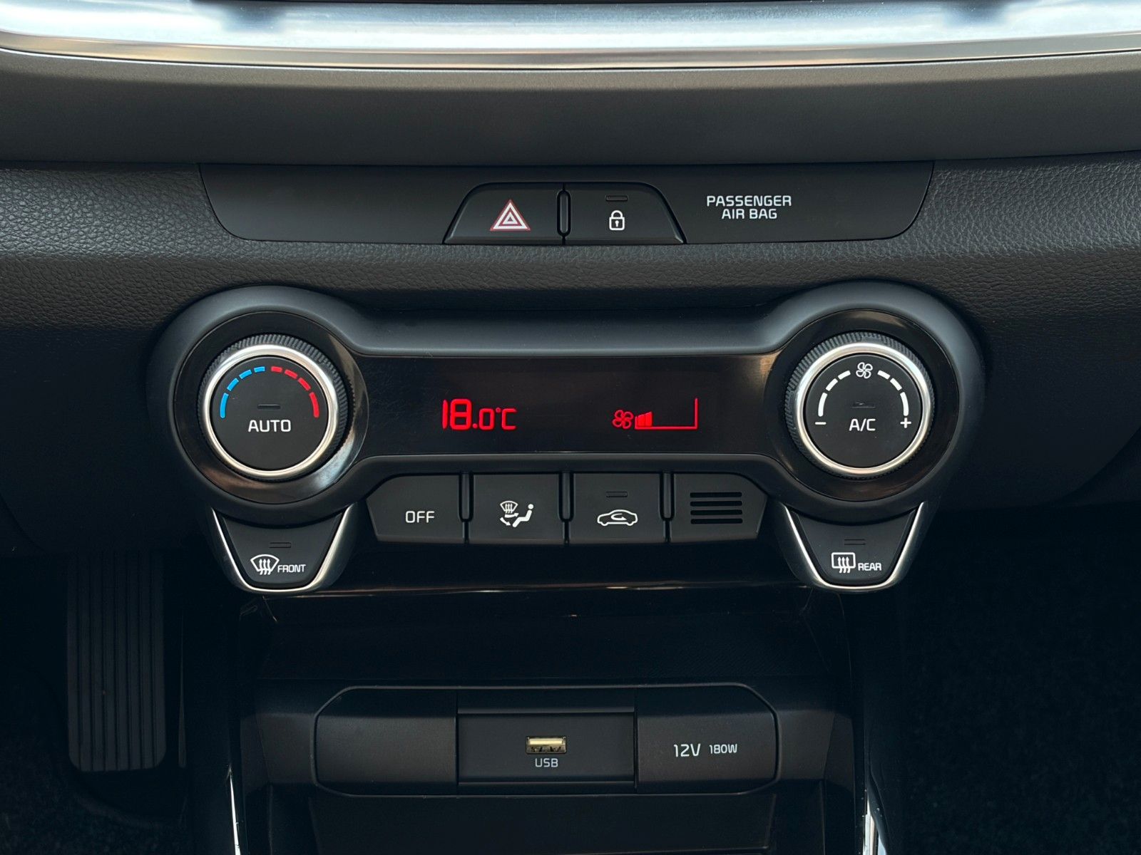 Fahrzeugabbildung Kia Stonic 1.2 Vision Temp. PDC LHZ SHZ LKA CarPlay