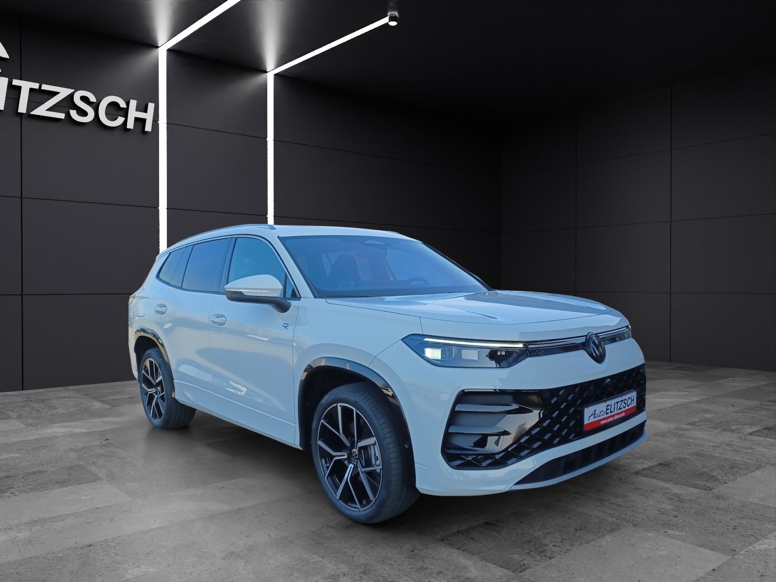 Fahrzeugabbildung Volkswagen Tayron TDI R-Line DSG 4M AHK STH