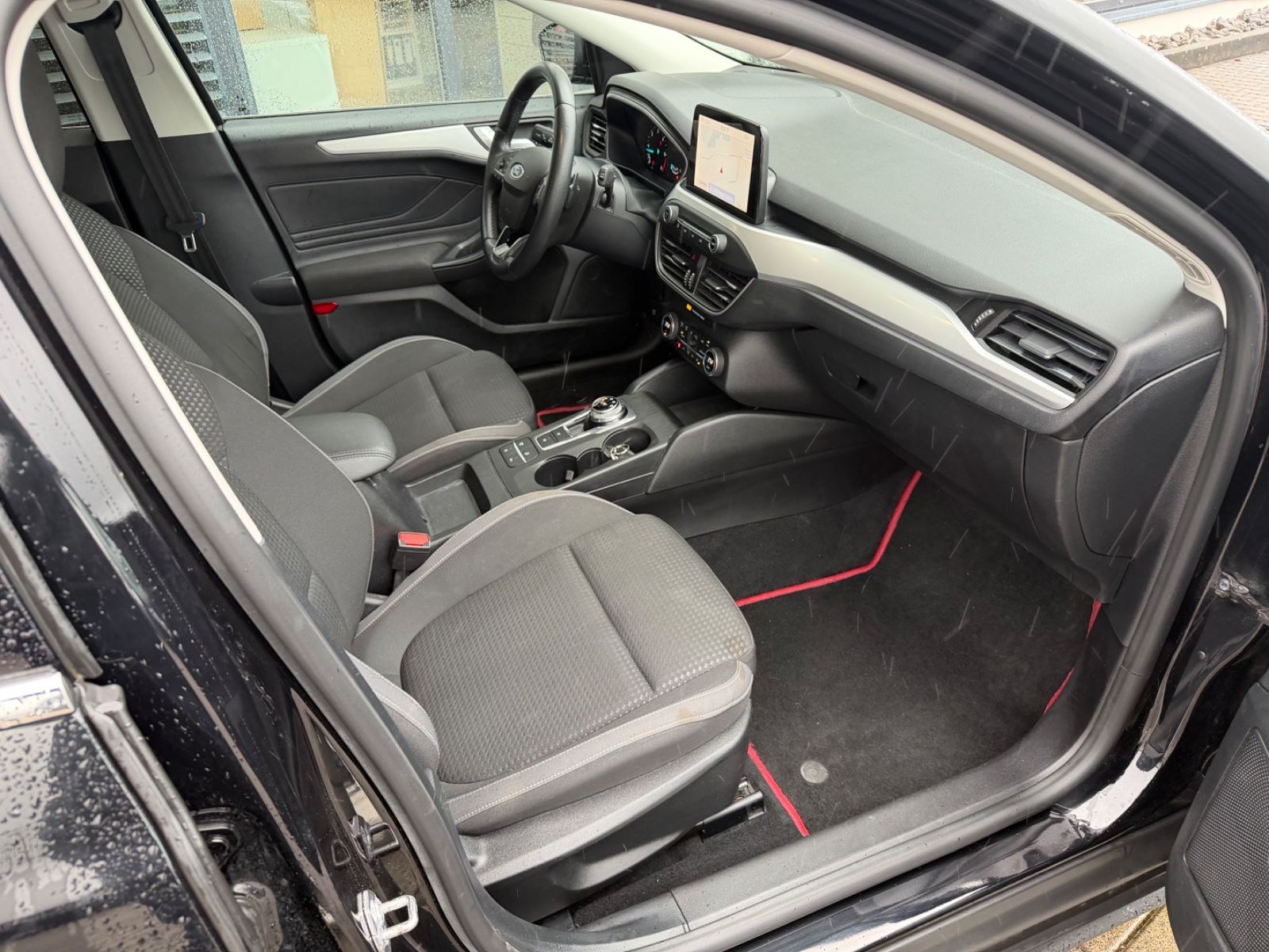 Fahrzeugabbildung Ford Focus Turnier Cool & Connect