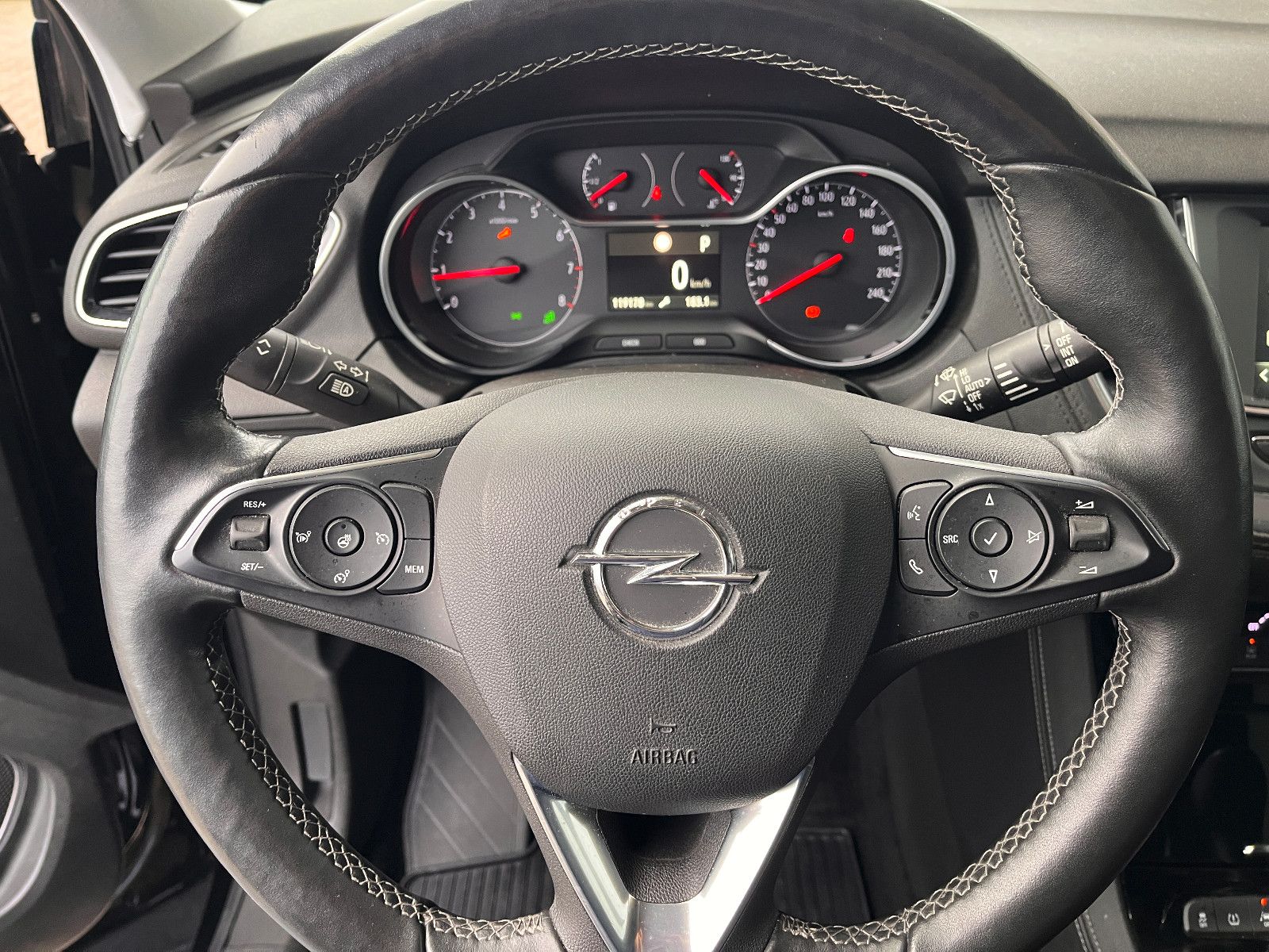 Fahrzeugabbildung Opel Grandland (X) 1.6 Turbo Automatik