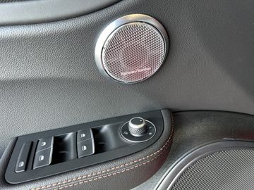 Alfa Romeo Giulia 2.0 Turbo 16V Intensa Q4 PANORAMA HARMAN