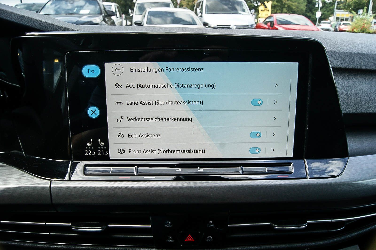 Fahrzeugabbildung Volkswagen Golf VIII 1.5 TSI ''1st EDITION'' PANORAMA VIRTU