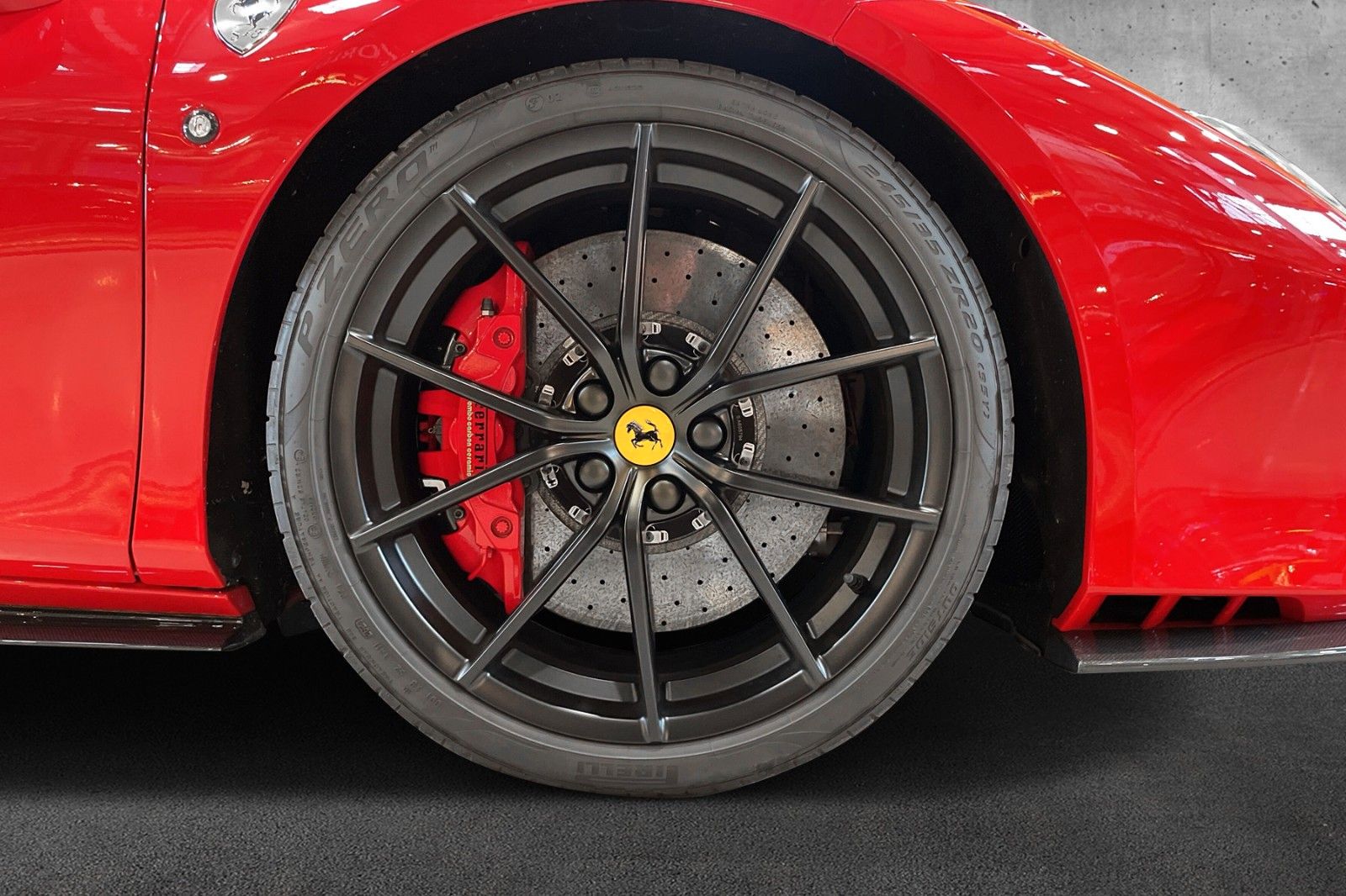 Fahrzeugabbildung Ferrari F8 Spider*Pista*Carbon*Racing-Sitze*Alcantara*