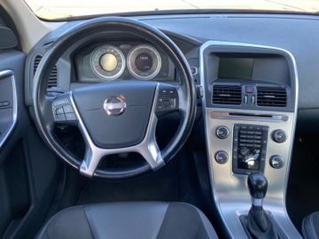 Fahrzeugabbildung Volvo XC60 2.0 2WD *SHZ*Bluetooth*AHK*Tempomat*