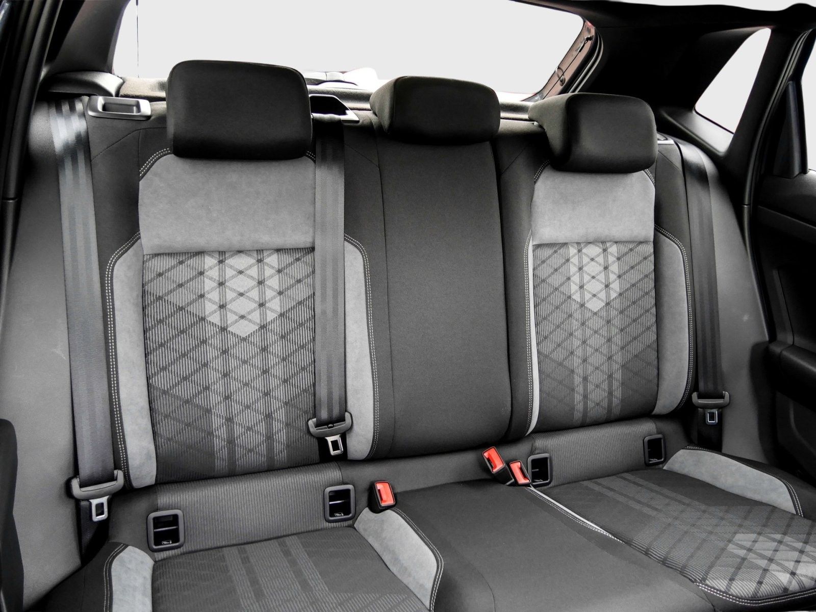 Volkswagen Polo R-Line 1.0 TSI DSG IQ.Light Navi Pano Trave foto 4