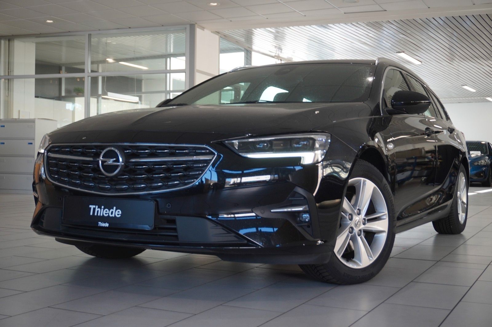 Fahrzeugabbildung Opel Insignia B ST 2.0T ELEGANCE NAVI/LED/VIRT./DAB+