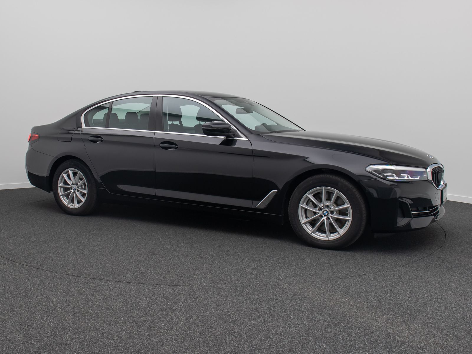 Fahrzeugabbildung BMW 530e Alarm DAB HiFi Komfort Kamera DriveAs Sport