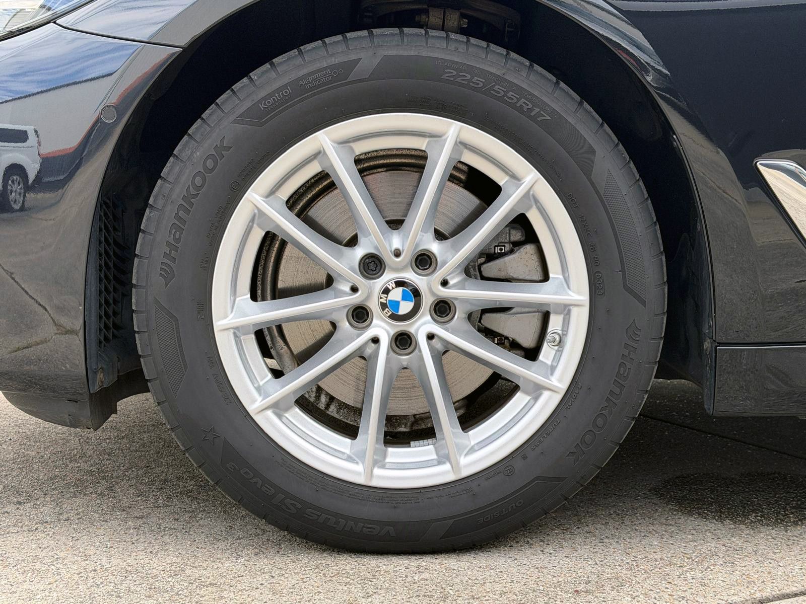 Fahrzeugabbildung BMW 520d Touring Steptr. ACC PDC KAM H&K HUD LED AHK
