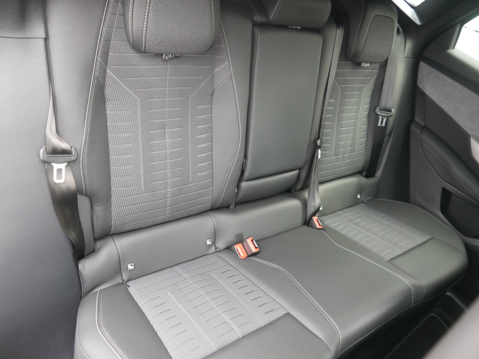 Peugeot 3008 GT 1.2 Hybrid 145 Aut. Matrix ACC Navi Kame