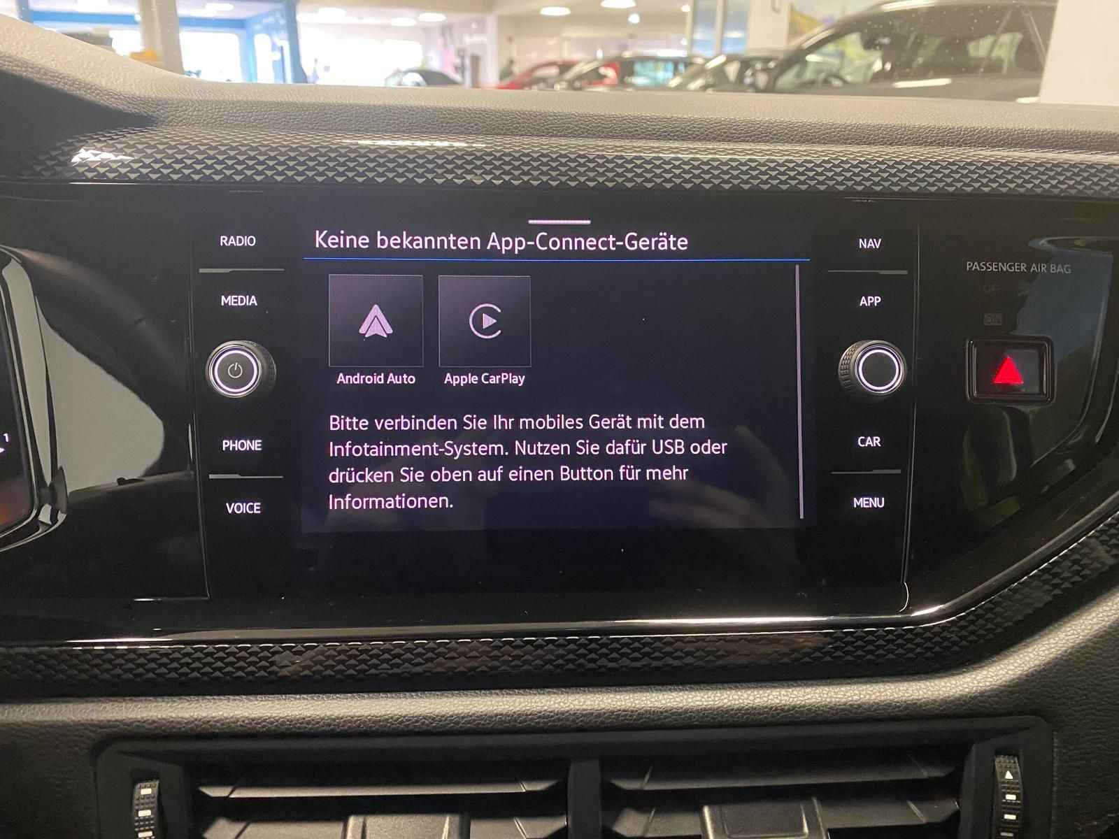 Fahrzeugabbildung Volkswagen Taigo 1.5 16V TSI ACT Life+APP+MATRIX+ALLWETTER+