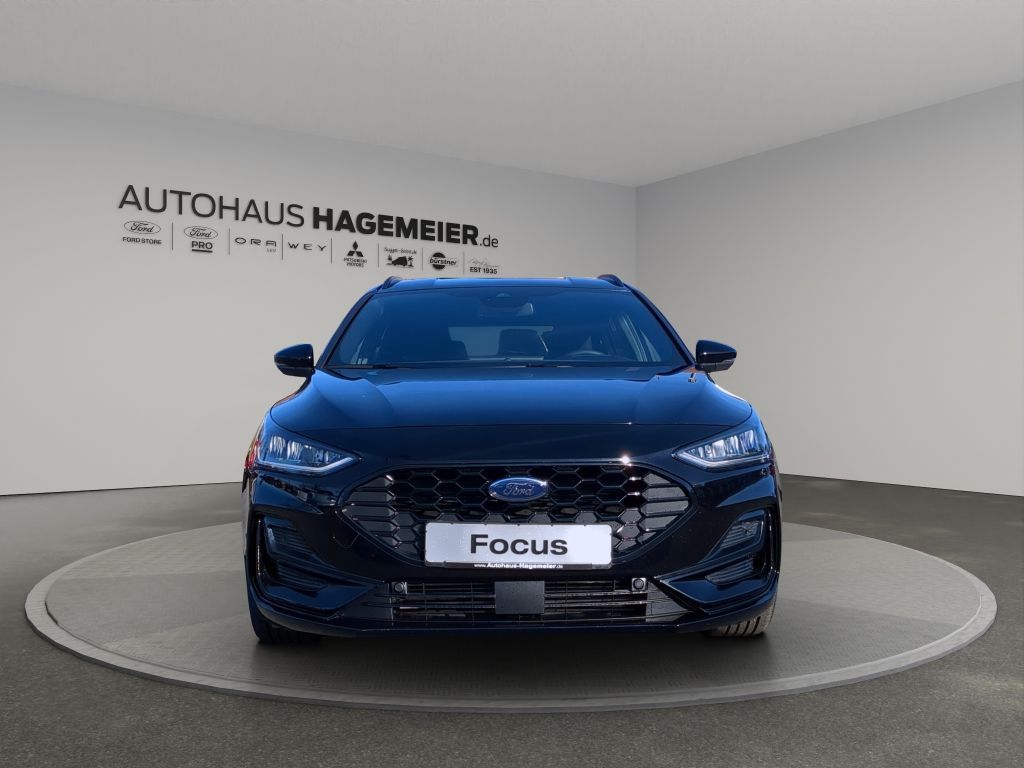Fahrzeugabbildung Ford Focus Turnier ST-Line 1.0 Ecoboost