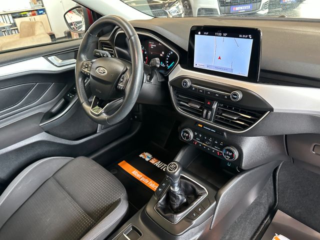 MYAUTOCENTER – Gebraucht- und Jahreswagen mit Werkstattservice in Pfaffenhofen Ford Focus Lim. *Pano*Kamera*AHK*LED*