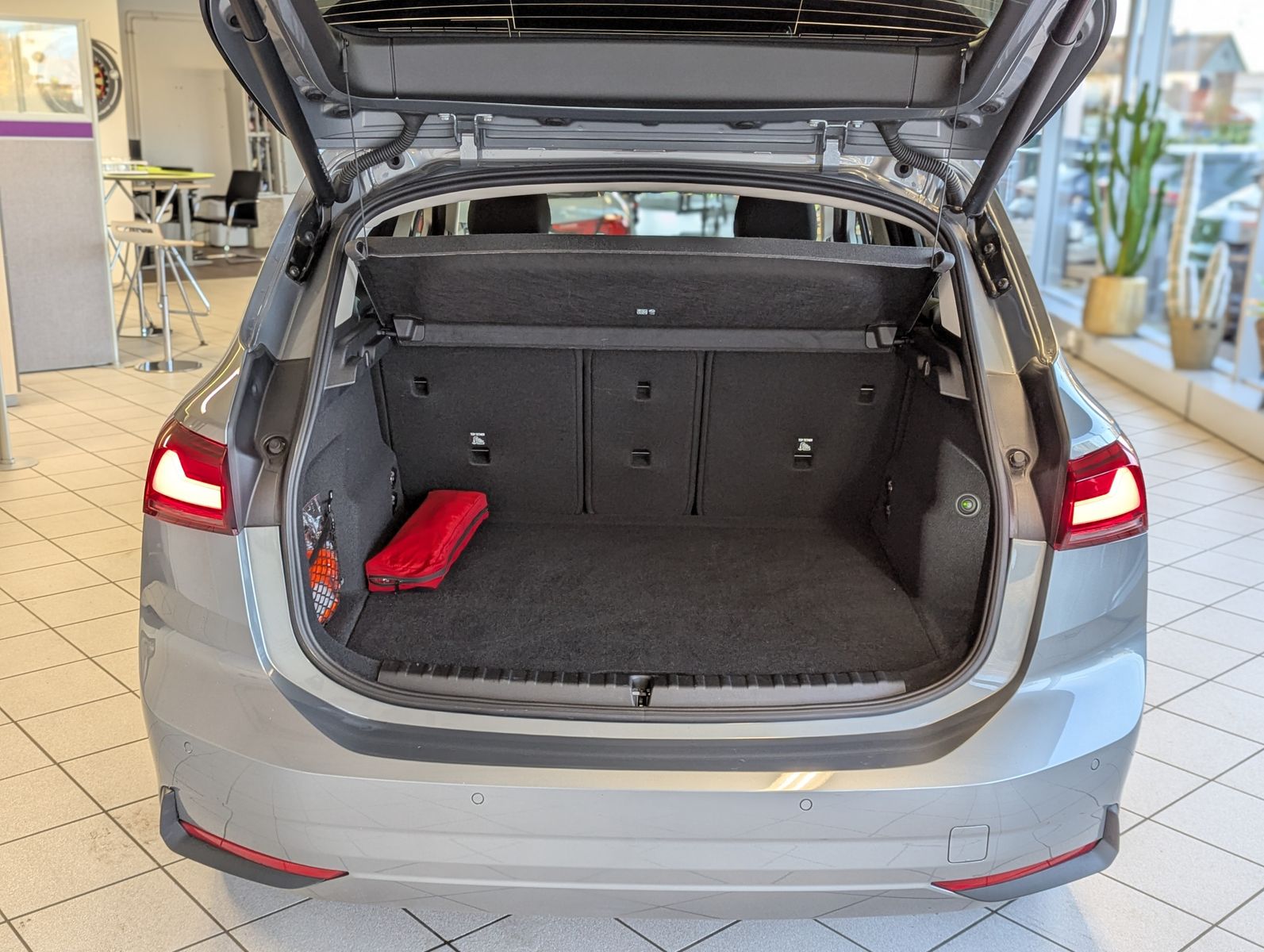 Fahrzeugabbildung BMW 220 Active Tourer i Travel-Paket Panorama AHK