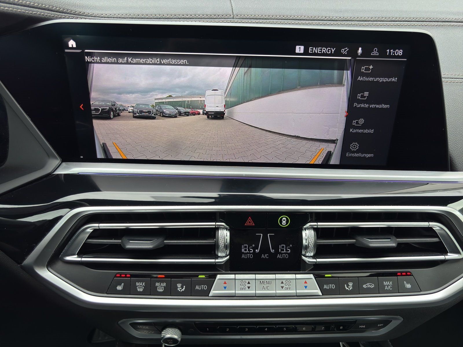 Fahrzeugabbildung BMW X6 xDrive 30d xLine/PANO-DA./AHK/LASER/HUD/360°