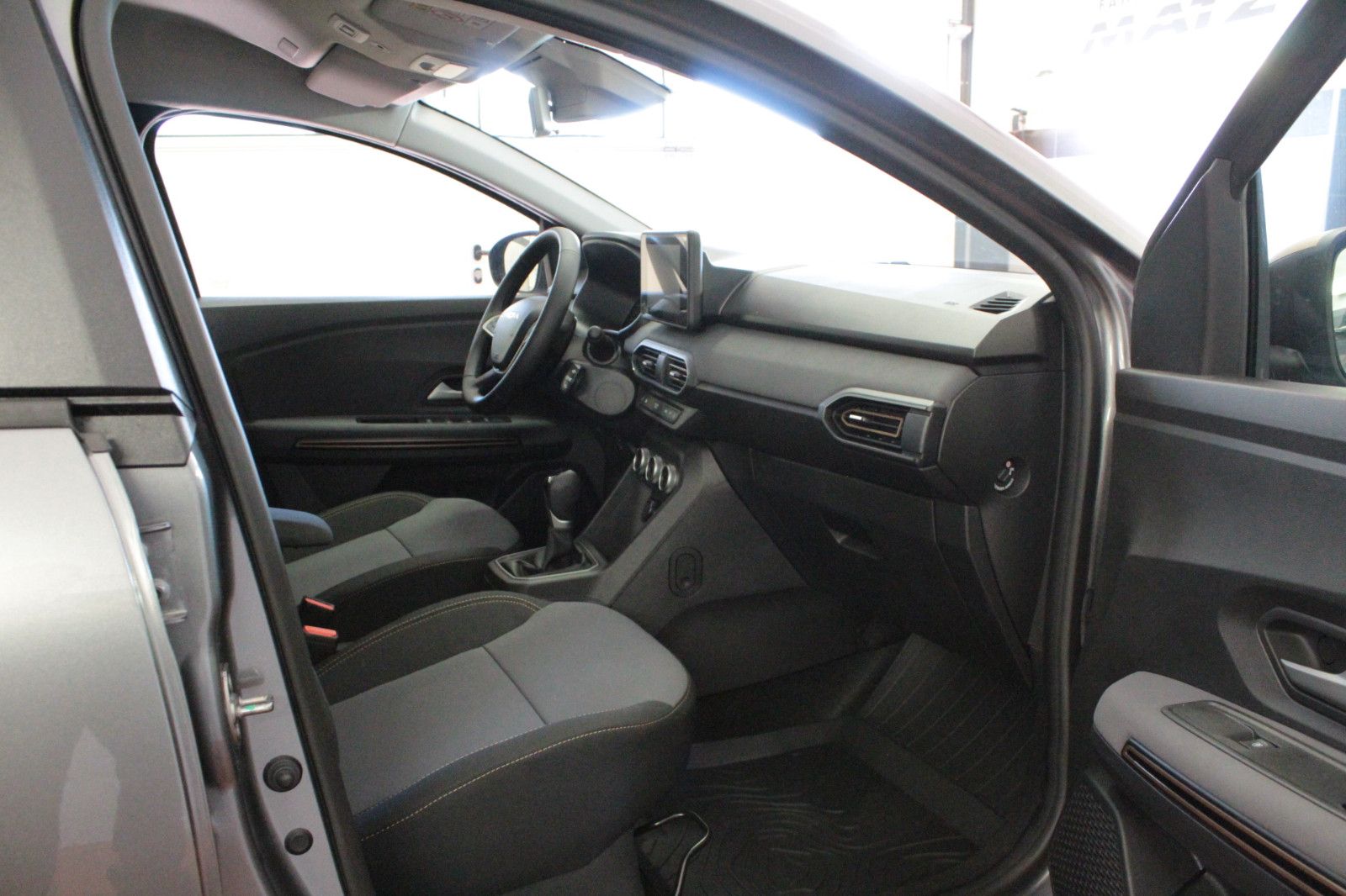 Fahrzeugabbildung Dacia Jogger Hybrid 140 Extreme 5-Sitzer*Winterpaket*
