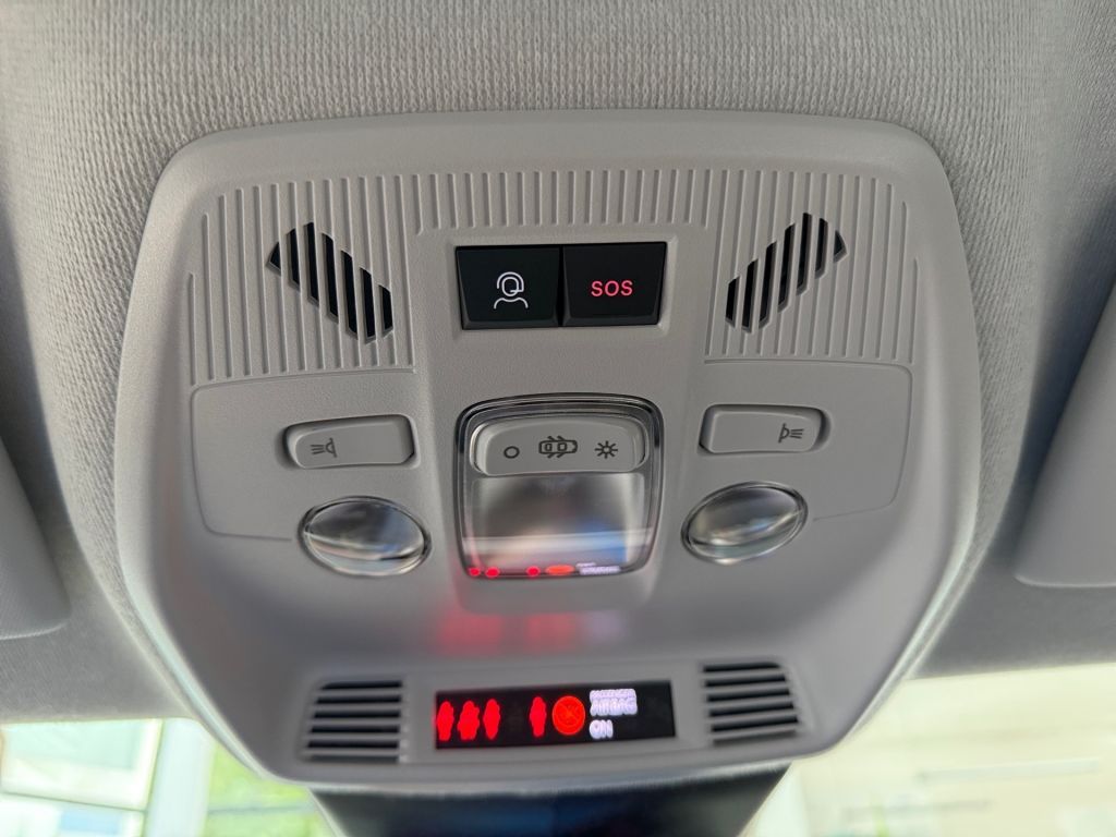 Fahrzeugabbildung Citroën e-C3 Aircross PLUS / Winter Paket