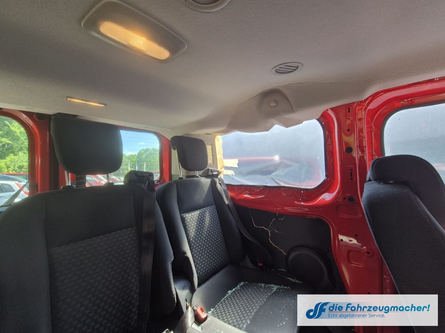 Fahrzeugabbildung Ford Transit Custom Kombi 320 L1 *UNFALLWAGEN *3201