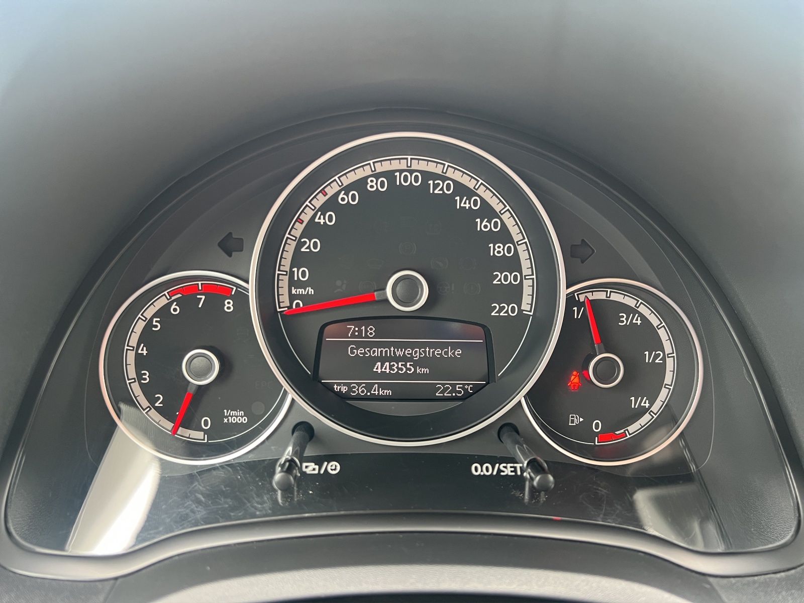 Fahrzeugabbildung Volkswagen up! 1.0 Klima Allwetter LED-TFL Radio